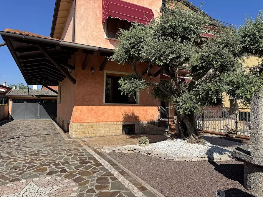 Immagine 3 di Casa bifamiliare in vendita  a Campagna Lupia