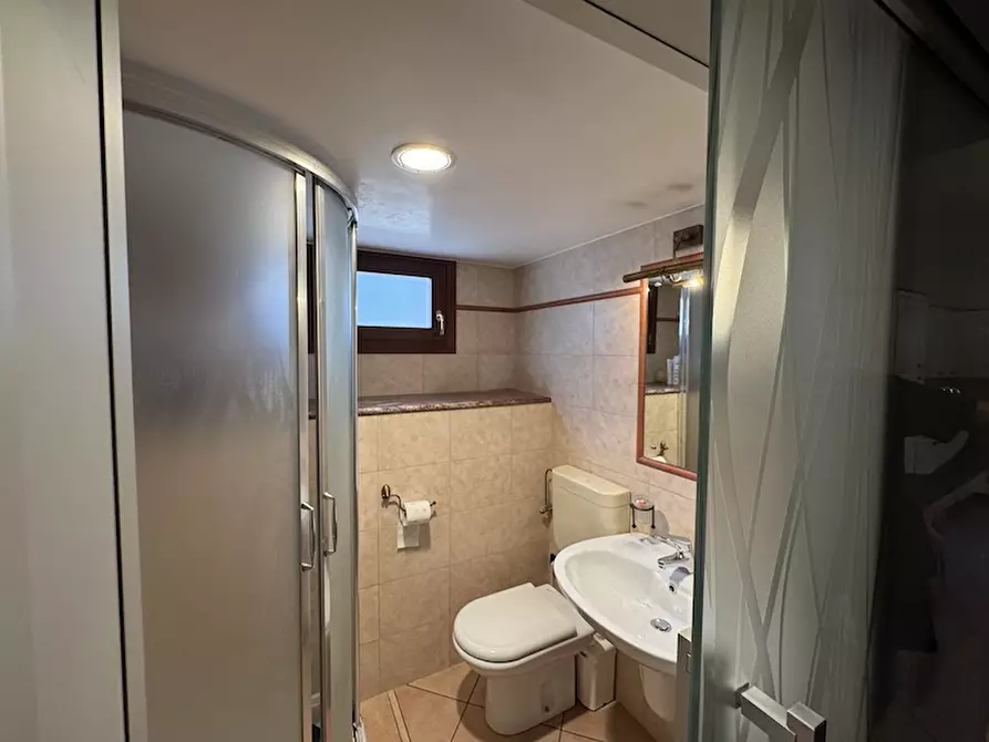 Immagine 10 di Casa bifamiliare in vendita  a Campagna Lupia