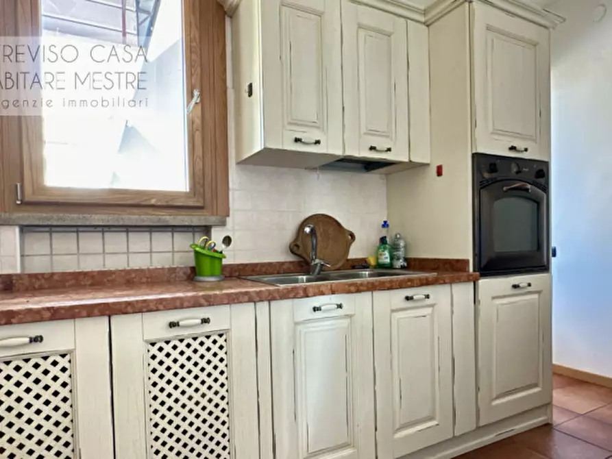 Immagine 3 di Appartamento in vendita  in Viale Monfenera n. 5 a Treviso