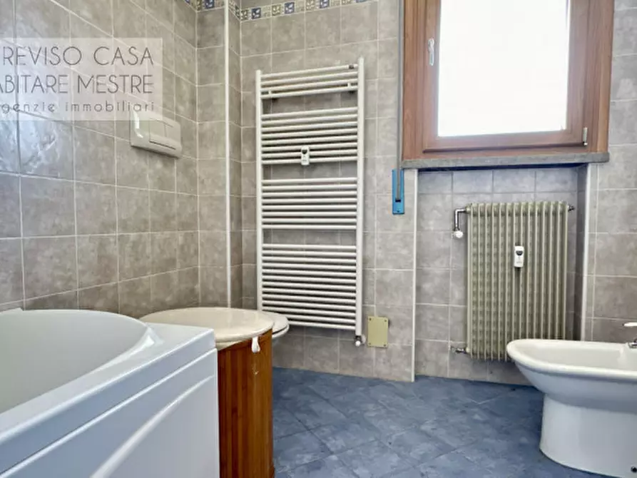 Immagine 21 di Appartamento in vendita  in Viale Monfenera n. 5 a Treviso