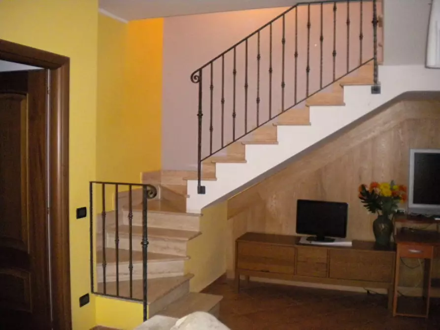 Immagine 5 di Villa in vendita  in VIALE ASCANIO 34 - 00071 Pomezia (RM) a Pomezia