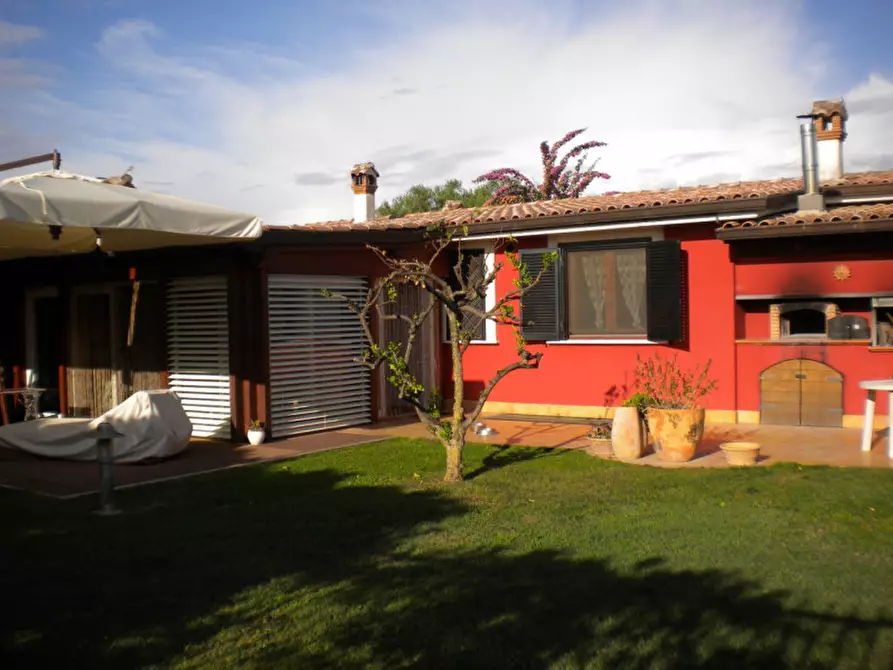 Immagine 11 di Villa in vendita  in VIALE ASCANIO 34 - 00071 Pomezia (RM) a Pomezia