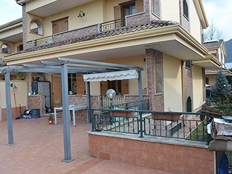 Immagine 4 di Villa in vendita  in Via Ferrovia, 13, 81027 San Felice a Cancello CE, Italia a San Felice A Cancello