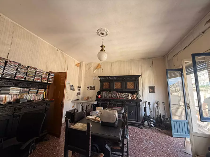 Immagine 11 di Appartamento in vendita  in Via Vittorio Veneto a Modica