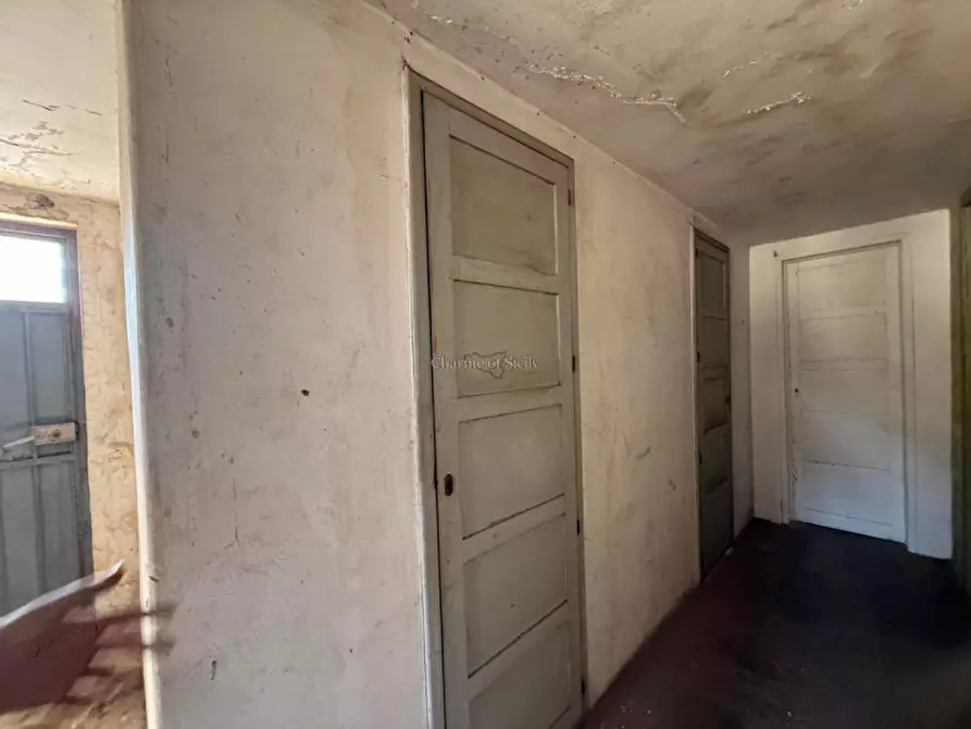 Immagine 39 di Appartamento in vendita  in Via Vittorio Veneto a Modica