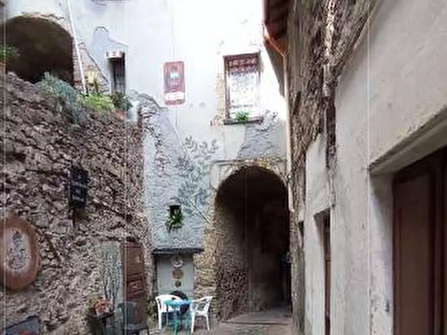 Immagine 1 di Appartamento in vendita  in Via Vittorio Emanuele 66 - 18030 Castel Vittorio (IM) a Castel Vittorio