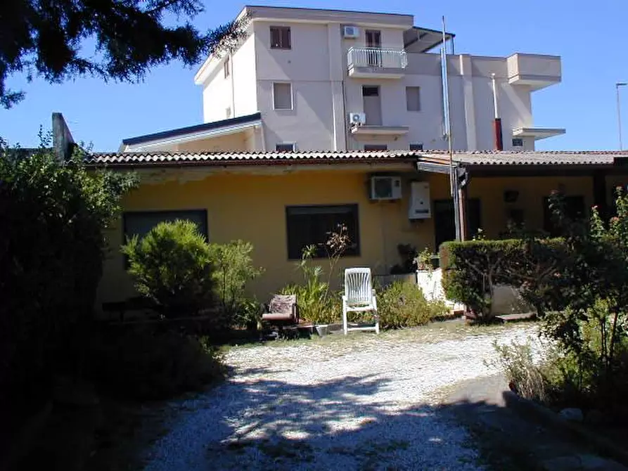 Immagine 11 di Appartamento in vendita  in Via Madonna Degli Angeli - 75012 Bernalda (MT) a Bernalda