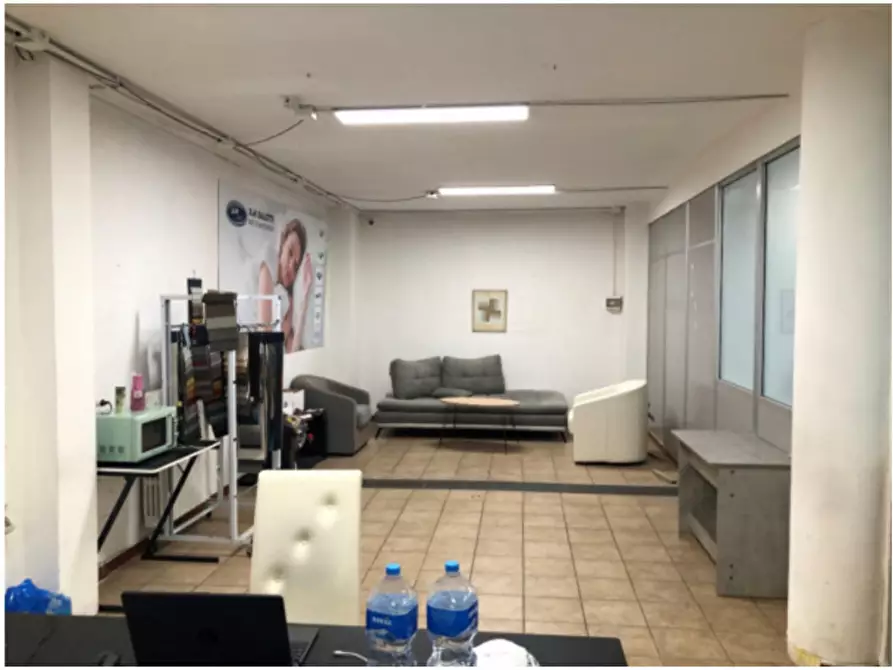 Immagine 7 di Palazzo in vendita  in VIA RISORGIMENTO 18 - 20030 Senago (MI) a Senago