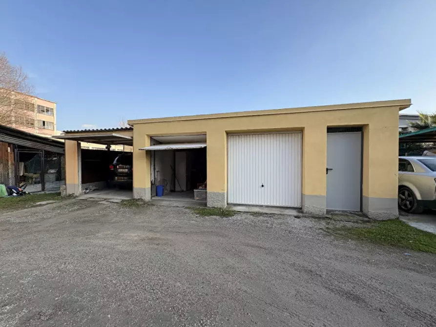 Immagine 8 di Appartamento in vendita  in Via Statale dei Giovi 17 - 22070 Casnate con Bernate (CO) a Grandate