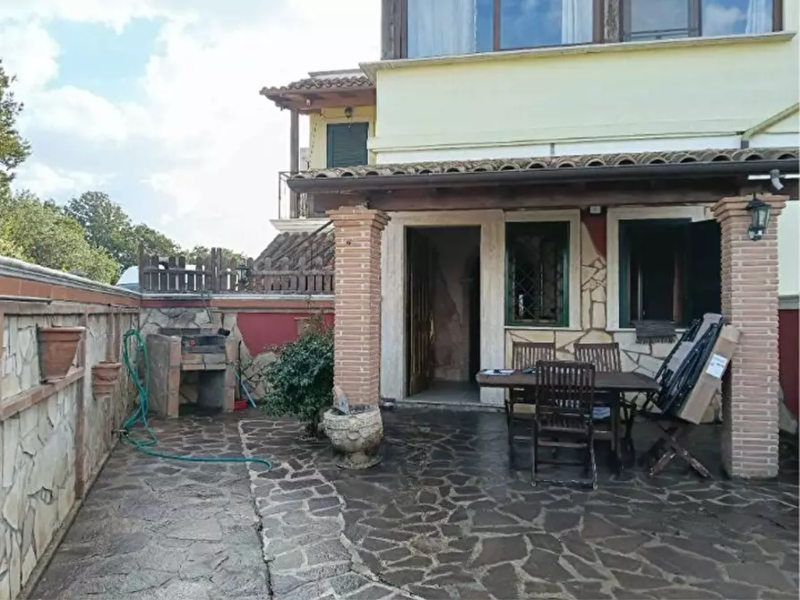 Immagine 1 di Villa in vendita  in Via Orbetello, 35, 00040 Ardea RM, Italia a Ardea