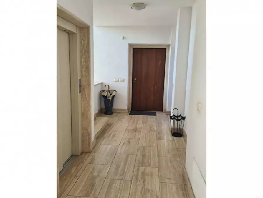 Immagine 14 di Appartamento in vendita  in VIA NETTUNENSE CECCHINA n 326 - 00041 Albano Laziale (RM) a Albano Laziale