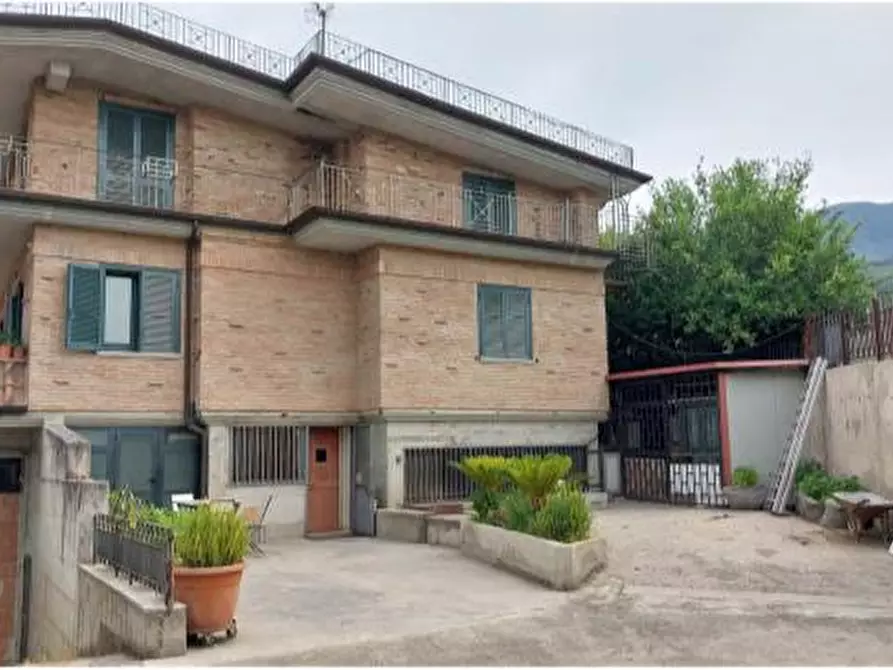 Immagine 1 di Appartamento in vendita  in Via Libertà  15-17  - 83021 Avella (AV) a Avella