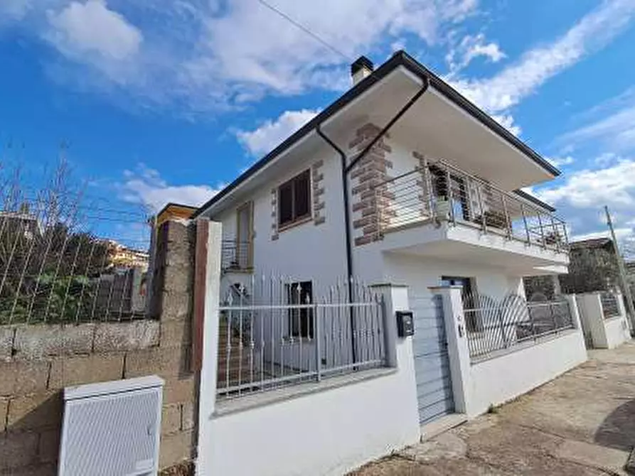 Immagine 12 di Villa in vendita  in via Milano n 13 - 08020 Orotelli (NU) a Orotelli