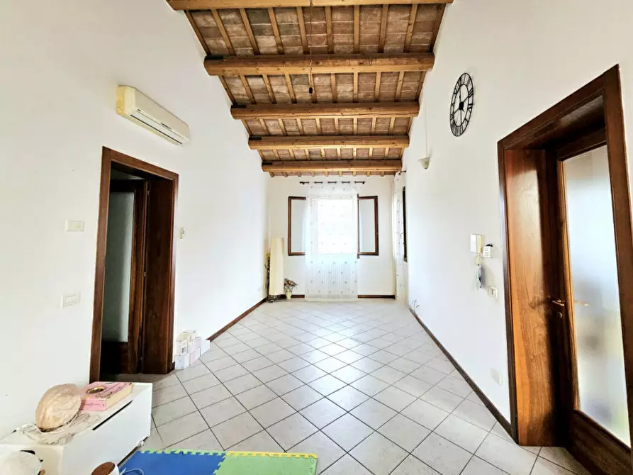 Immagine 2 di Appartamento in vendita  in VIA CESARE BATTISTI a Villa Estense