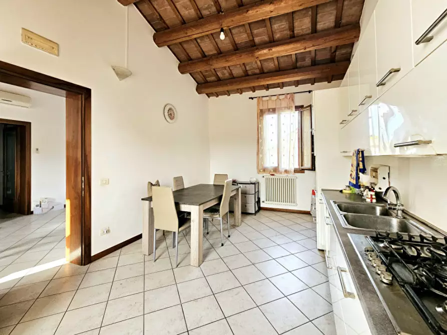 Immagine 5 di Appartamento in vendita  in VIA CESARE BATTISTI a Villa Estense