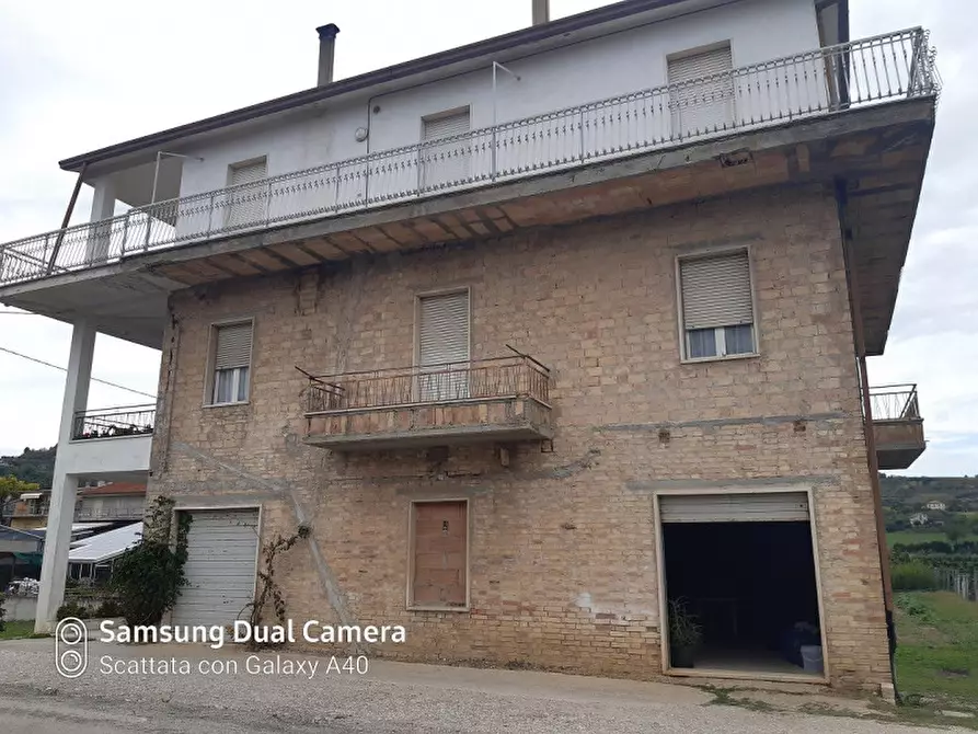 Immagine 7 di Rustico / casale in vendita  in Cda Piana Santi n 87 /A - 63061 Massignano (AP) a Massignano