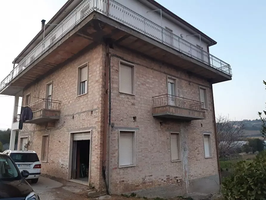 Immagine 8 di Rustico / casale in vendita  in Cda Piana Santi n 87 /A - 63061 Massignano (AP) a Massignano