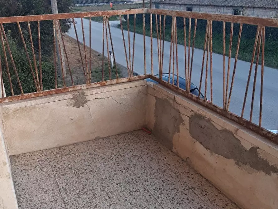 Immagine 9 di Rustico / casale in vendita  in Cda Piana Santi n 87 /A - 63061 Massignano (AP) a Massignano