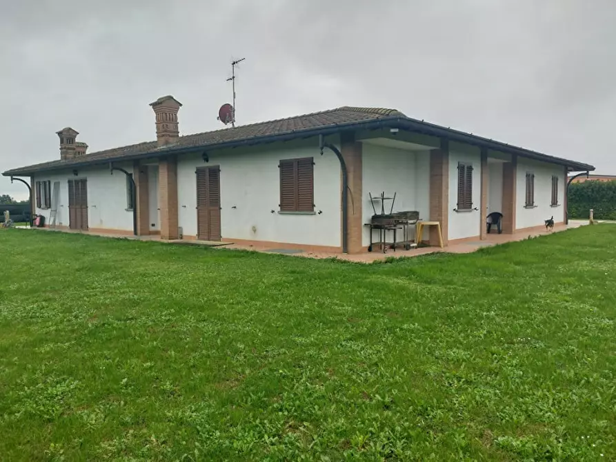 Immagine 2 di Villa in vendita  in Via Morengo, 1014 - 24040 Pagazzano (BG) a Pagazzano