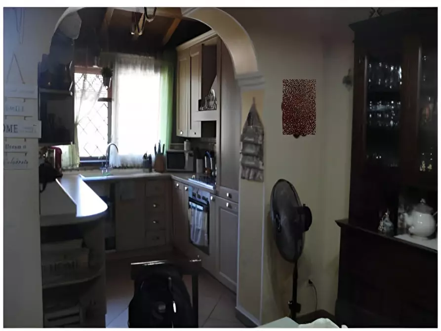 Immagine 3 di Appartamento in vendita  in Via Caiolo n. 204 a Roma