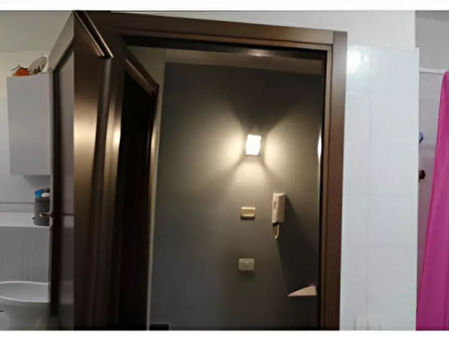 Immagine 11 di Appartamento in vendita  in Via Caiolo n. 204 a Roma