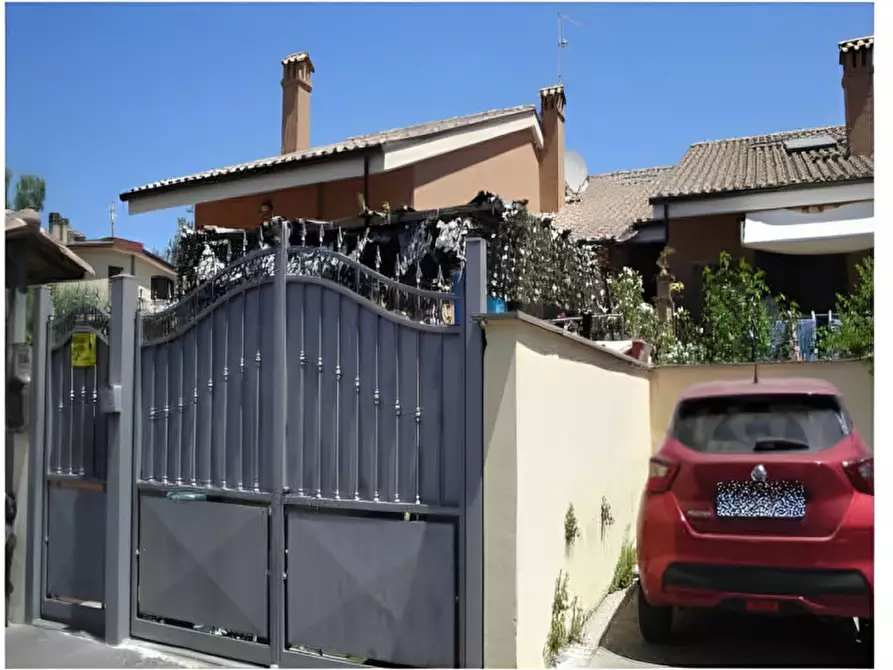 Immagine 13 di Appartamento in vendita  in Via Caiolo n. 204 a Roma