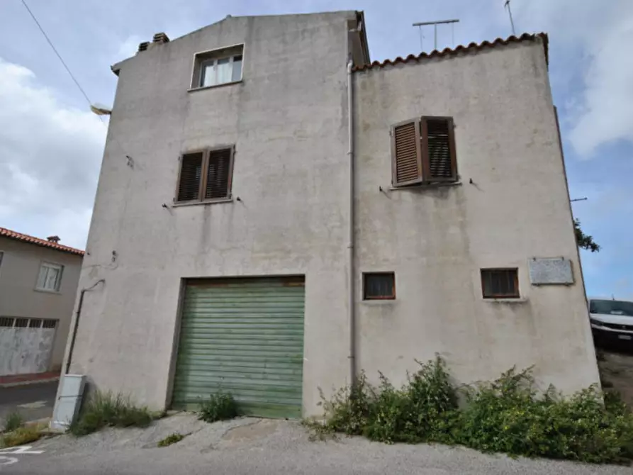 Immagine 15 di Appartamento in vendita  in Via Coghinas 1 - 07025 Luras (SS) a Luras