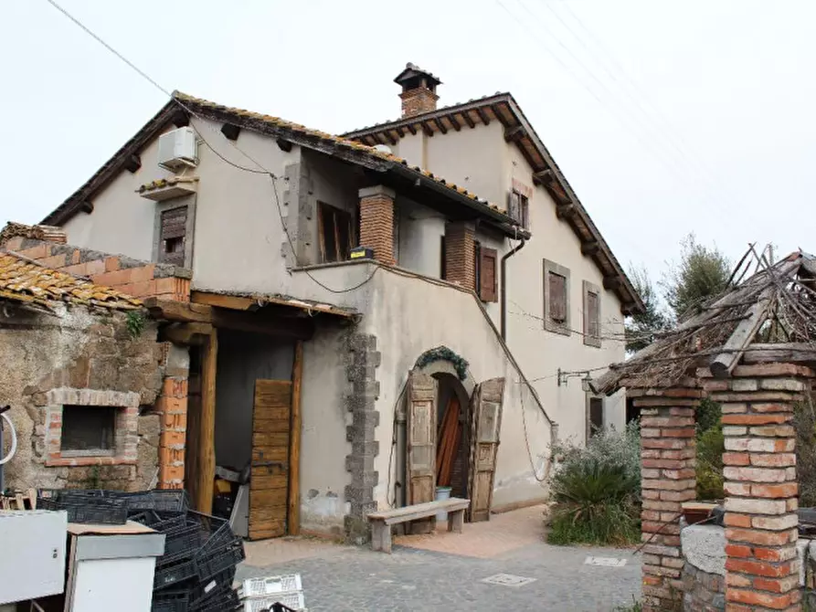 Immagine 17 di Rustico / casale in vendita  in Strada Statale Cassia - 01019 Vetralla (VT) a Vetralla