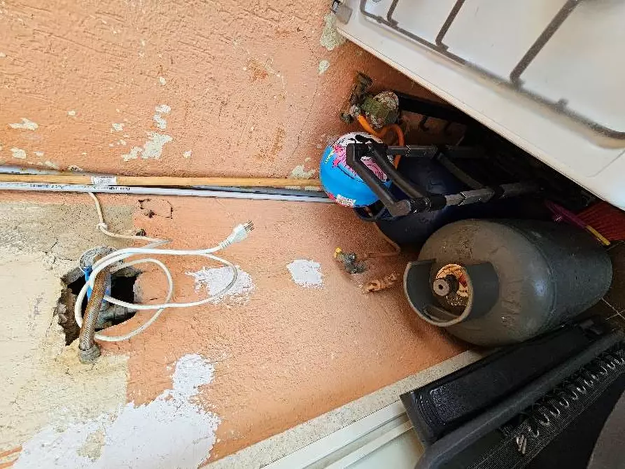 Immagine 6 di Appartamento in vendita  in via S Razzino n 6 - Mondragone (CE) a Mondragone