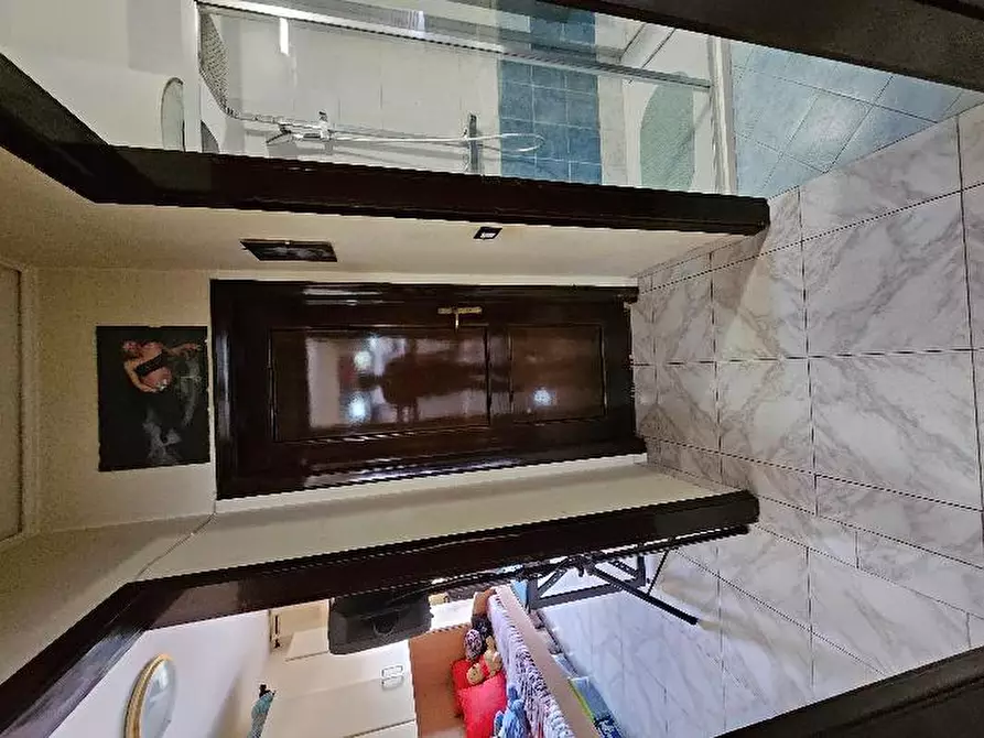 Immagine 9 di Appartamento in vendita  in via S Razzino n 6 - Mondragone (CE) a Mondragone