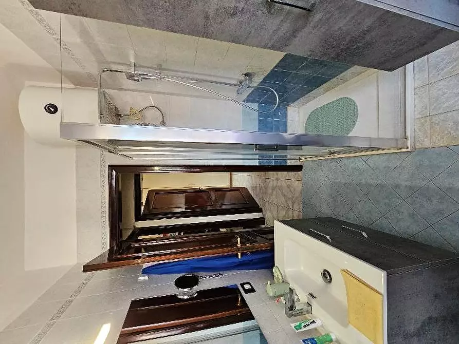 Immagine 13 di Appartamento in vendita  in via S Razzino n 6 - Mondragone (CE) a Mondragone