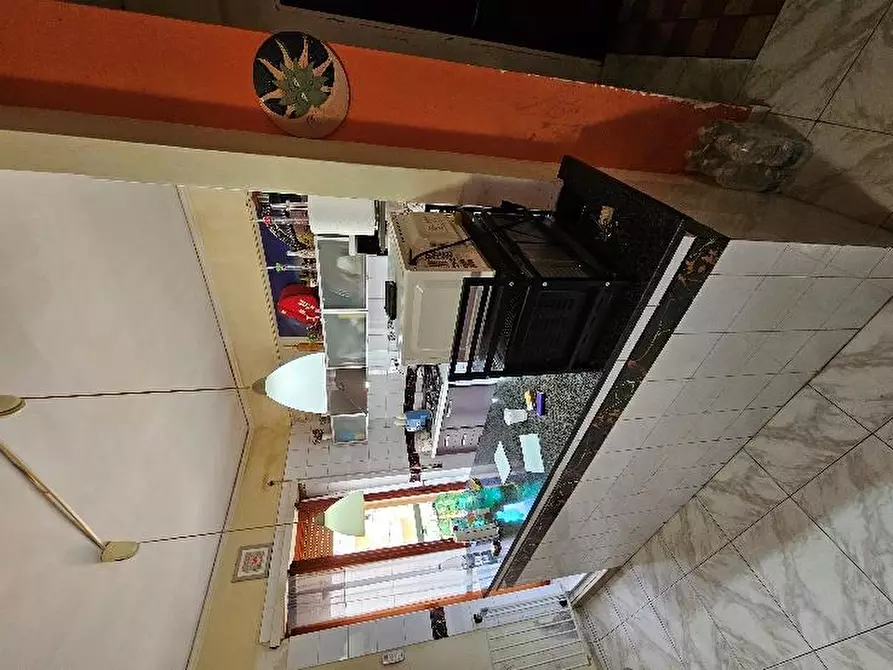 Immagine 19 di Appartamento in vendita  in via S Razzino n 6 - Mondragone (CE) a Mondragone