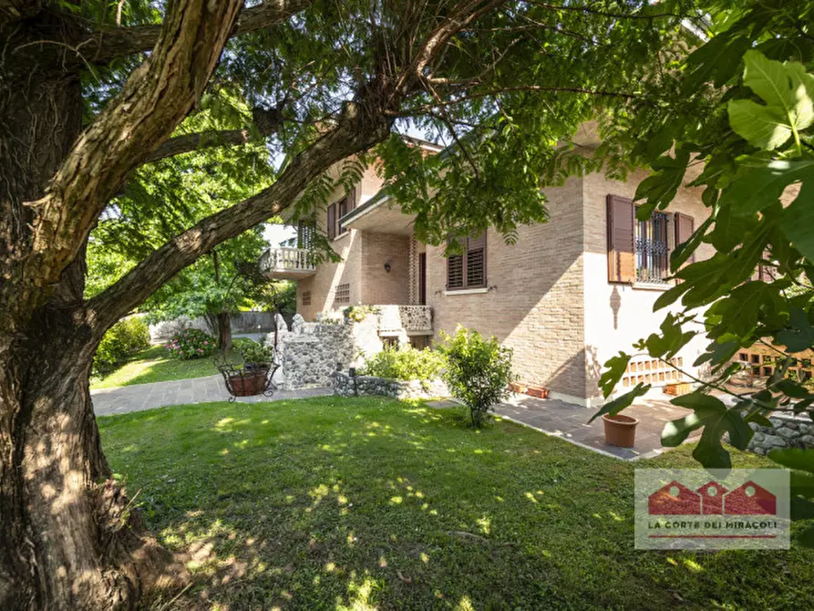 Immagine 1 di Villa in vendita  in Via Silvio Pellico a Caldogno