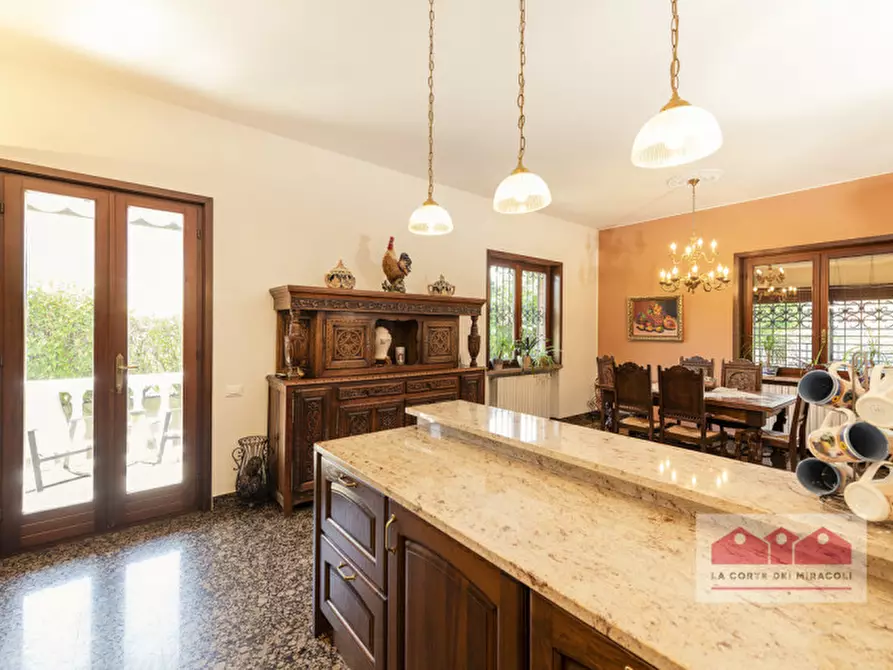 Immagine 5 di Villa in vendita  in Via Silvio Pellico a Caldogno