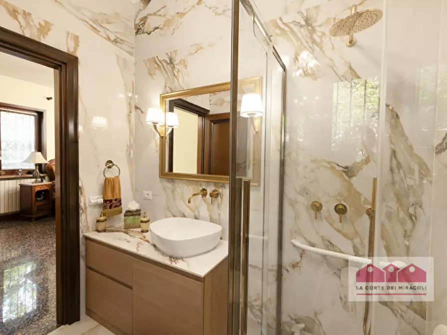 Immagine 10 di Villa in vendita  in Via Silvio Pellico a Caldogno