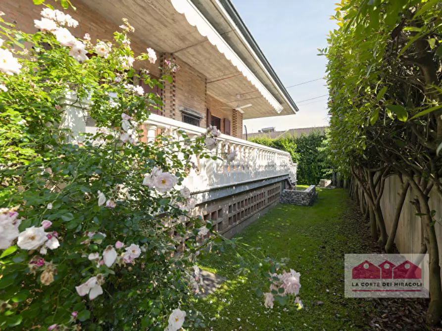 Immagine 32 di Villa in vendita  in Via Silvio Pellico a Caldogno