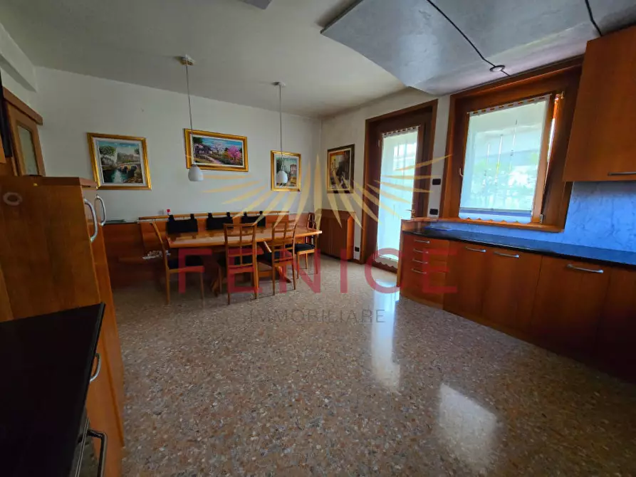 Immagine 6 di Villa in vendita  in Via Monte Rosa a Montebelluna
