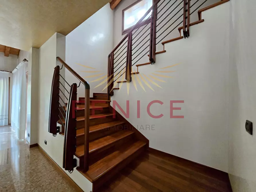 Immagine 8 di Villa in vendita  in Via Monte Rosa a Montebelluna