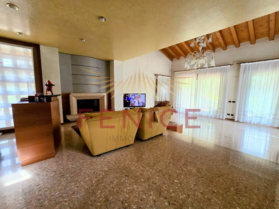 Immagine 9 di Villa in vendita  in Via Monte Rosa a Montebelluna