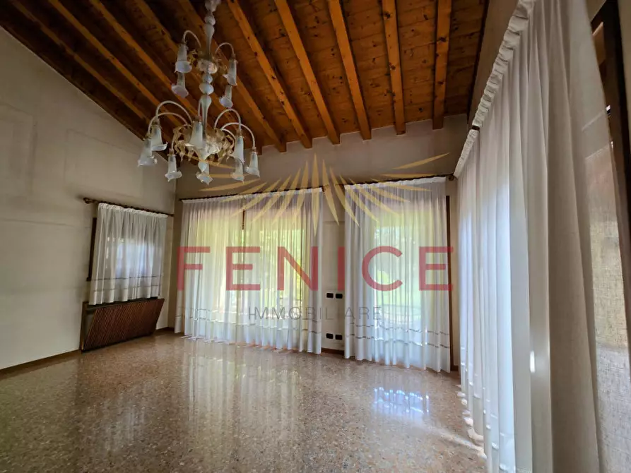 Immagine 10 di Villa in vendita  in Via Monte Rosa a Montebelluna