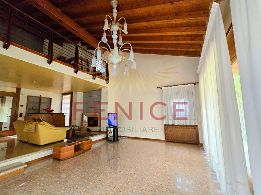 Immagine 11 di Villa in vendita  in Via Monte Rosa a Montebelluna