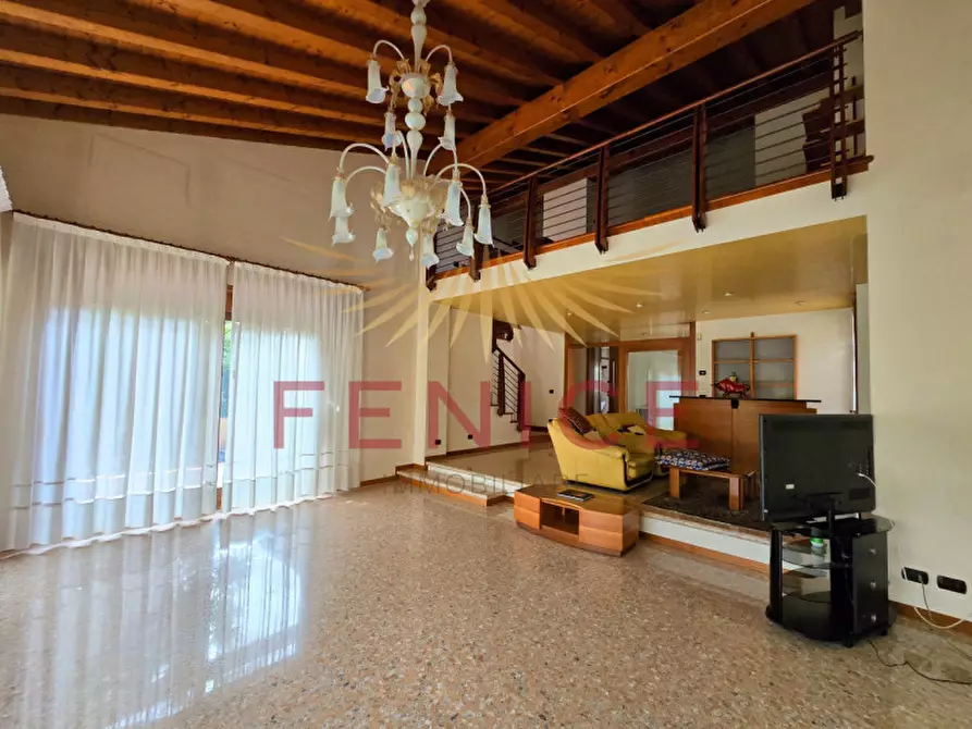 Immagine 12 di Villa in vendita  in Via Monte Rosa a Montebelluna