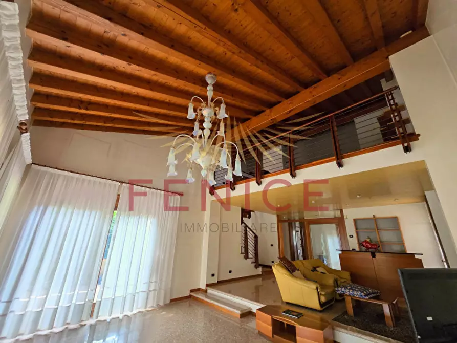 Immagine 13 di Villa in vendita  in Via Monte Rosa a Montebelluna