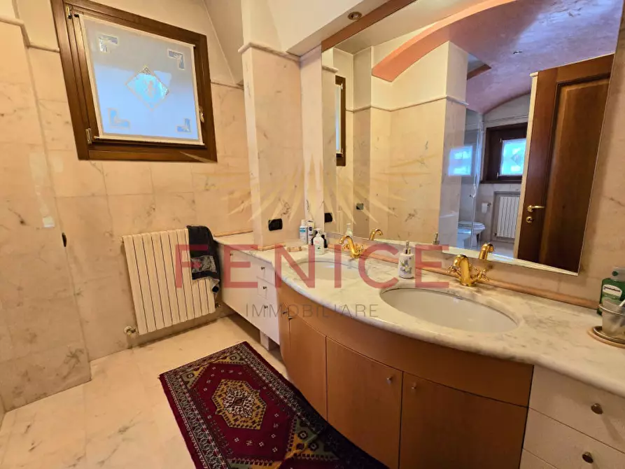 Immagine 19 di Villa in vendita  in Via Monte Rosa a Montebelluna