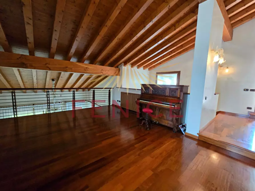 Immagine 21 di Villa in vendita  in Via Monte Rosa a Montebelluna