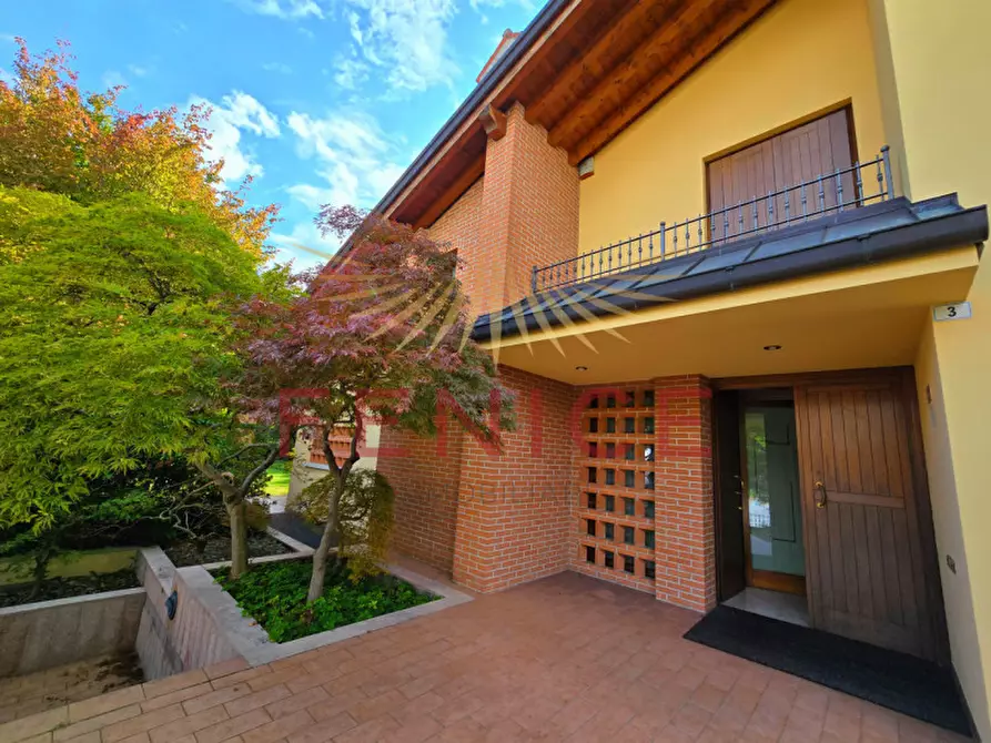 Immagine 42 di Villa in vendita  in Via Monte Rosa a Montebelluna