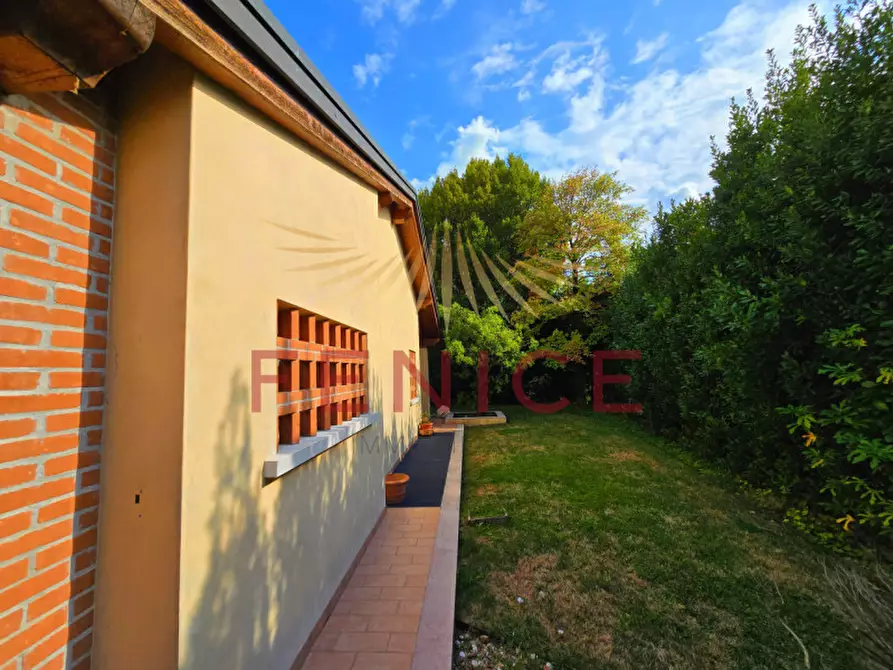 Immagine 46 di Villa in vendita  in Via Monte Rosa a Montebelluna
