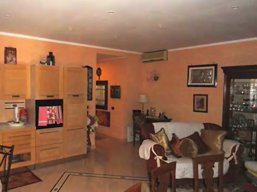 Immagine 3 di Appartamento in vendita  in Via Vincenzo Bellini 8 - 00043 Ciampino (RM) a Ciampino