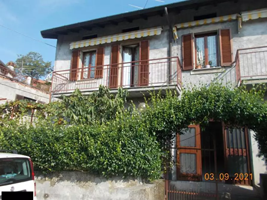 Immagine 3 di Appartamento in vendita  in via Mirasole 4 Laveno-Mombello (VA) a Laveno-Mombello