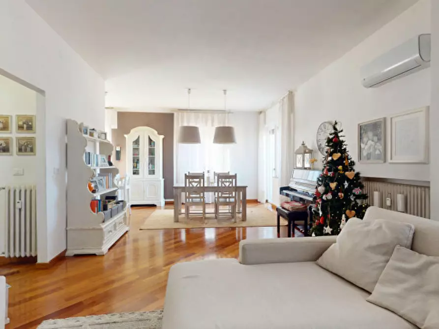 Immagine 1 di Appartamento in vendita  in Via Giovanni Giolitti a Vicenza